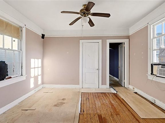 4th image of 525 Burmaster St