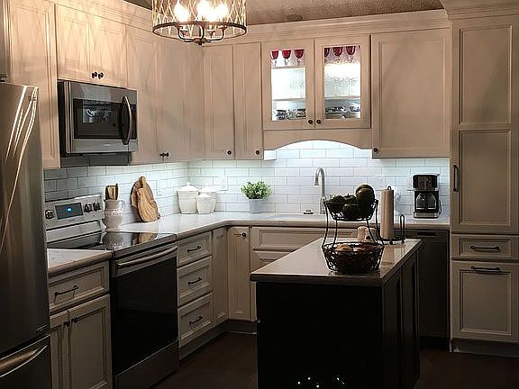 3rd image of 6535 Marva Ln
