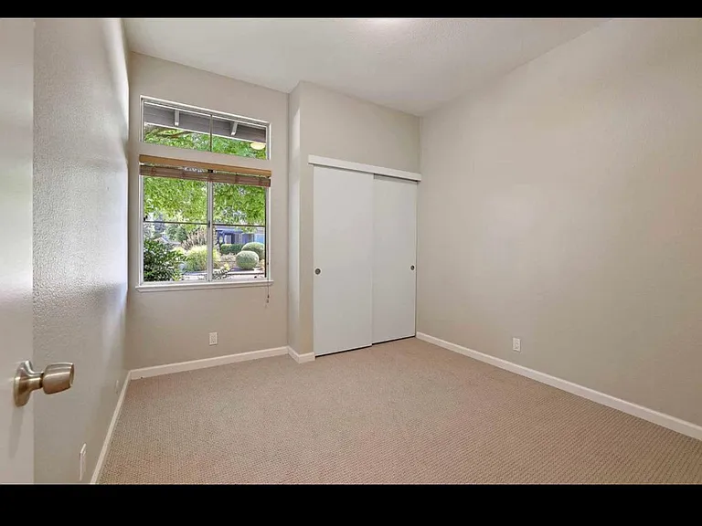 Valdora St — Photo 6