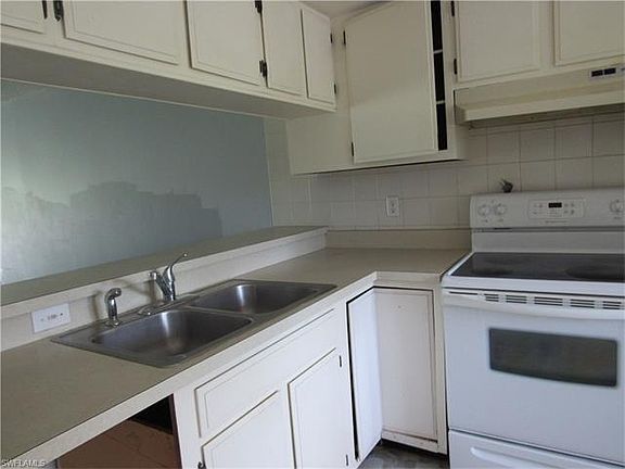 5th image of 321 Cape Coral Pkwy W APT 103