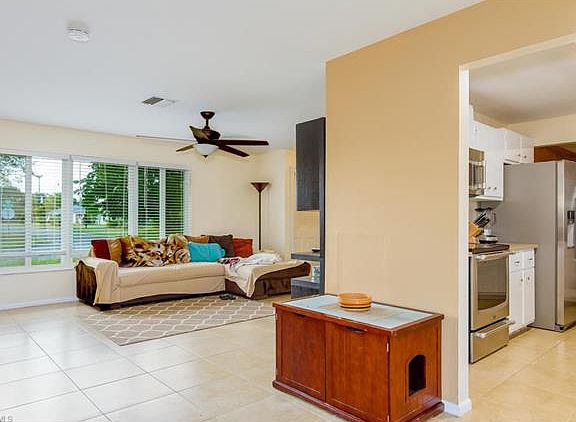 5th image of 619 NE 17th Pl