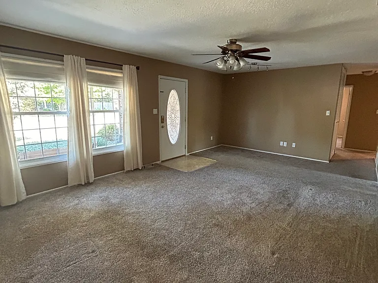 2216 Twenty Grand Ave — Photo 2