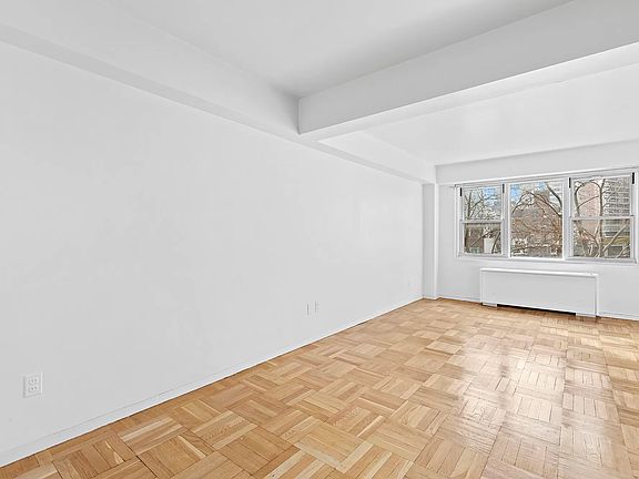 3rd image of 210 E 63rd St APT 7D