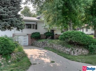 5229 S 49th St, Omaha, NE 68117