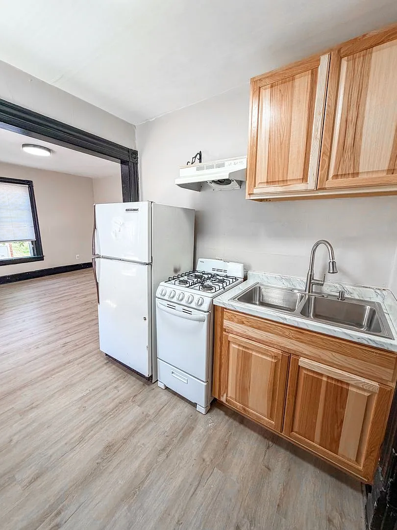 Hoff - 43 - Vine St — Photo 4