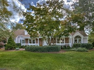 27 Pheasant Run Dr, Basking Ridge, NJ 07920