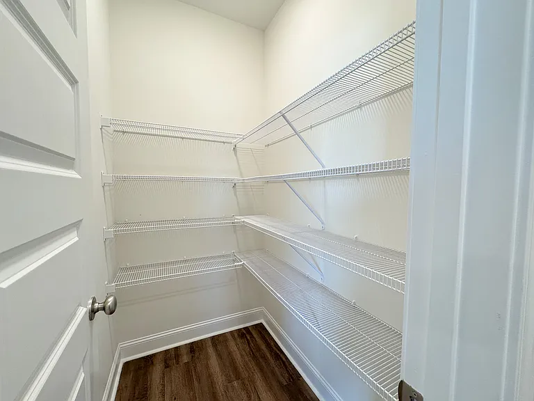 401 Noble Ct — Photo 5