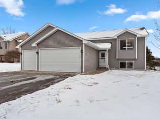 31053 Algonquin Trl, Chisago City, MN 55013