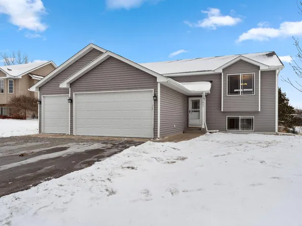 31053 Algonquin Trl, Chisago City, MN 55013