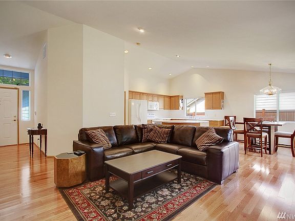 4th image of 5312 Lakeland Hills Way SE