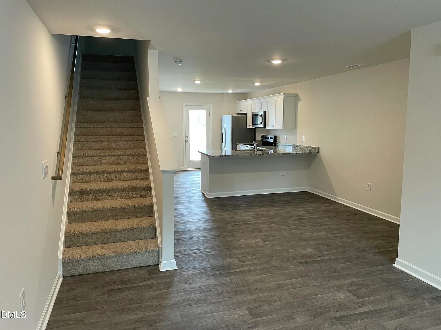 3 bed, 2.5 bath, 1569 sqft, $1,945 — Photo 3