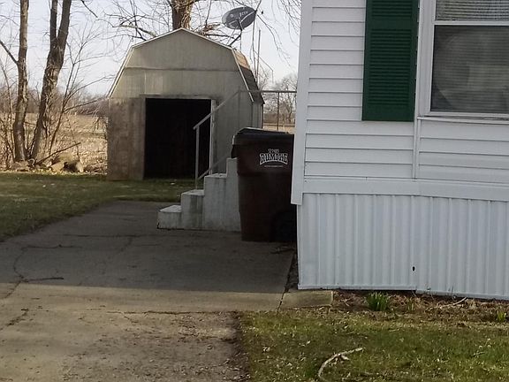 2nd image of 36 Robin Hood Dr