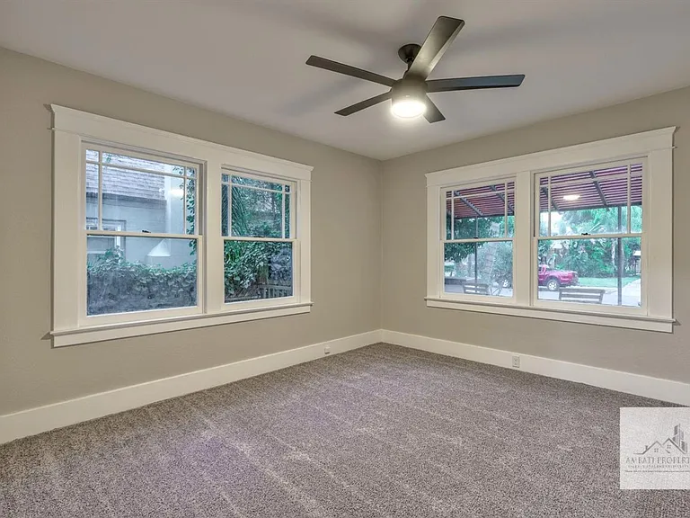 1435-1437 N Poplar Ave — Photo 11
