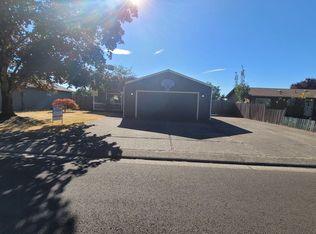 3325 Foxglove St, Lebanon, OR 97355