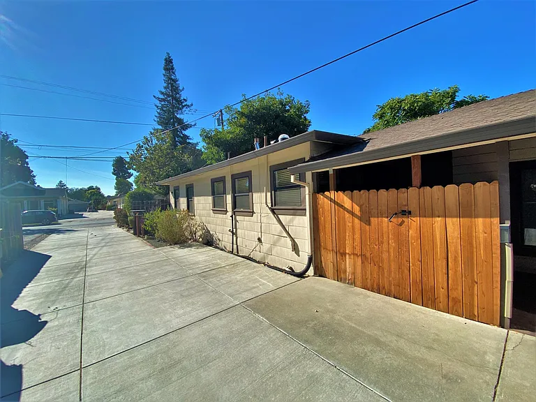 245 Chiquita Ave — Photo 16