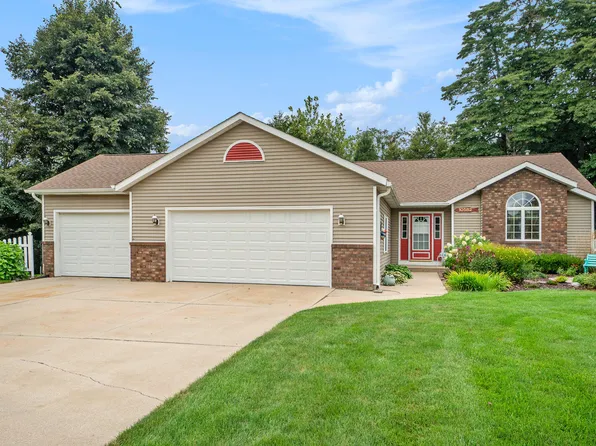 10582 Southfield Dr, Zeeland, MI 49464