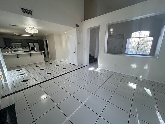 5th image of 8089 Kentshire Dr