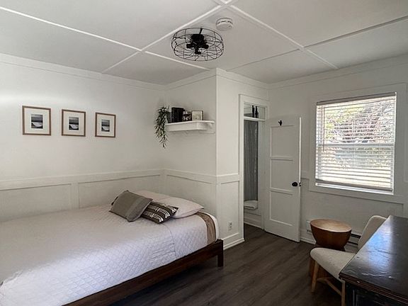 4th image of 784 Berkley Ln #1