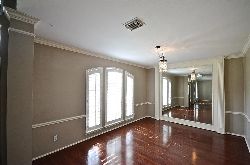4 bed, 3.5 bath, 3794 sqft, $3,750 — Photo 4
