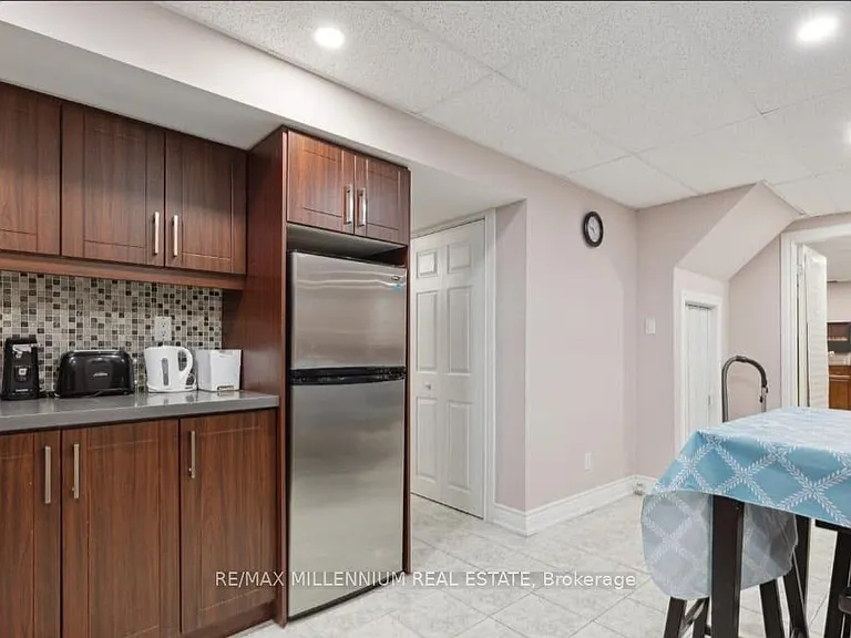 5687 Goldenbrook Dr #BASEMENT — Photo 6
