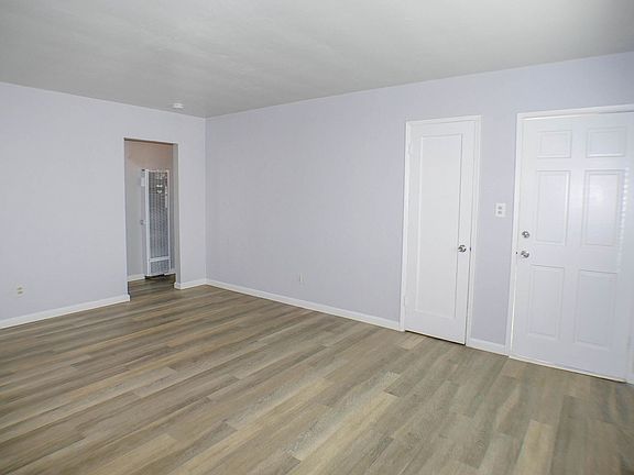 2nd image of 3717-3723 Jewell St #3721