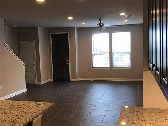 5th image of 13800 Lyndhurst St Unit 72