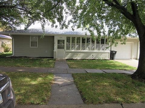 1st image of 220 N Oak St
