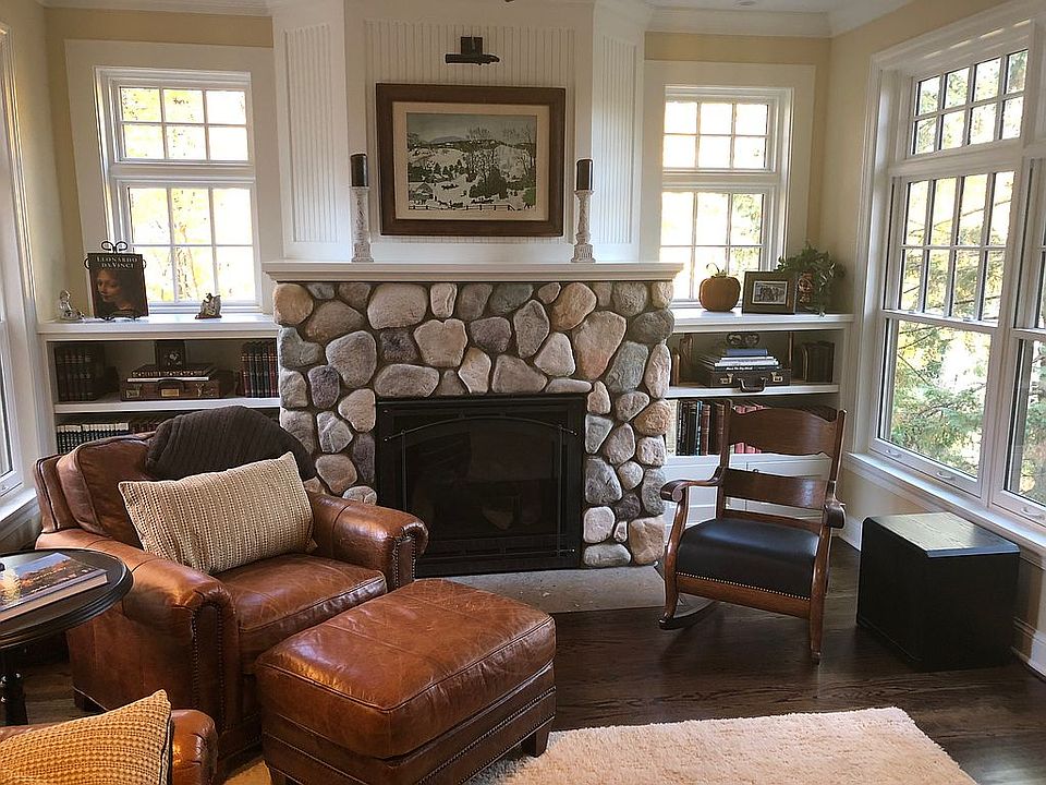 2nd image of 780 Lake Point Dr