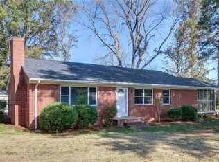 1460 Sandy Cross Rd, Summerfield, NC 27320