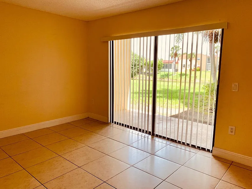2 bed, 2.0 bath, 1200 sqft, $1,800 — Photo 3