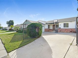 19624 Kittridge St, Reseda, CA 91335