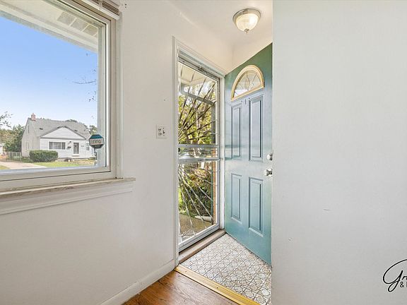 3rd image of 22843 Lambrecht Ave