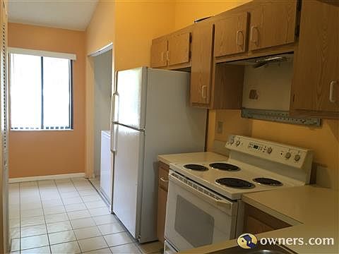 Kitchen with plenty of space