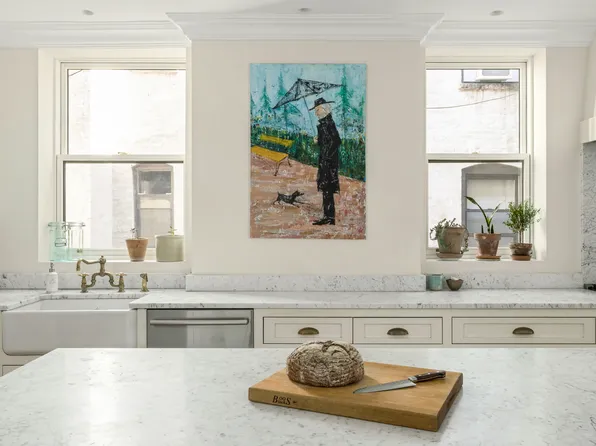 67 Perry Street image 8 of 14