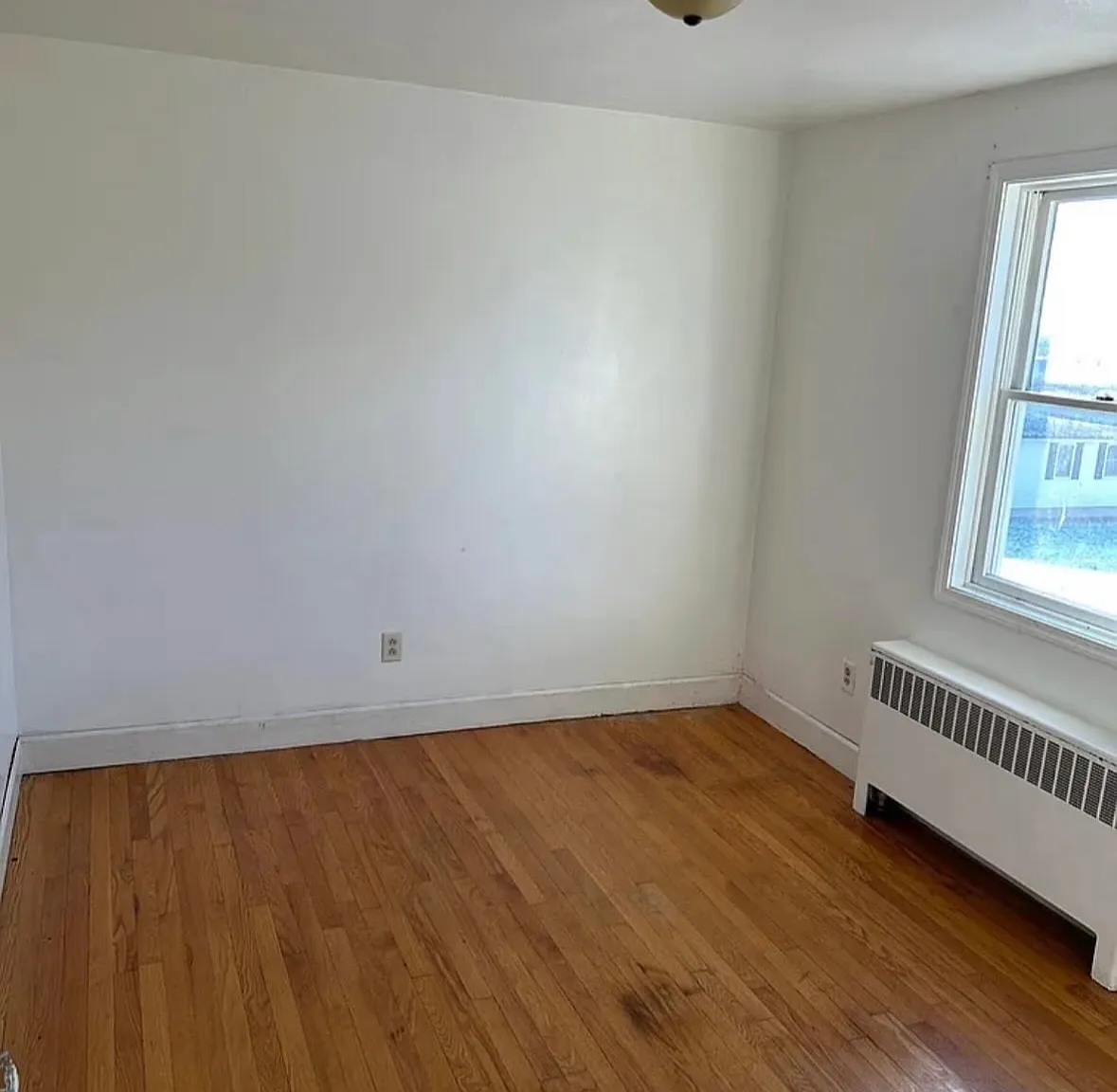 2 bed, 980 sqft, $1,300 — Photo 2