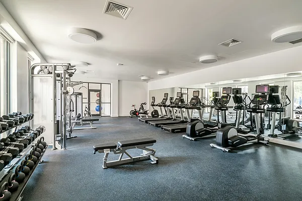 Rented by Lisa Management | media 34