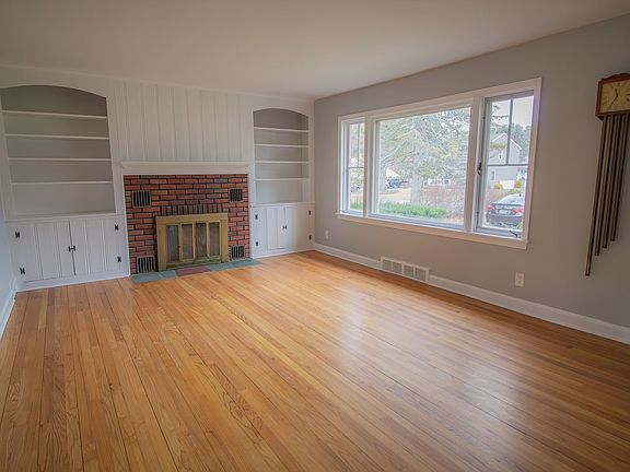 5th image of 14 Loren Ave