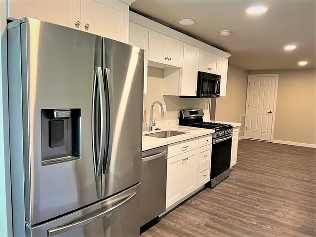 5240 20th Ave NE — Photo 3