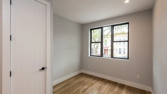 Rented by Nooklyn NYC LLC | media 41