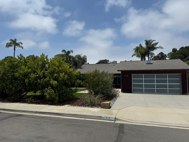 914 Elmview Dr — Photo 1