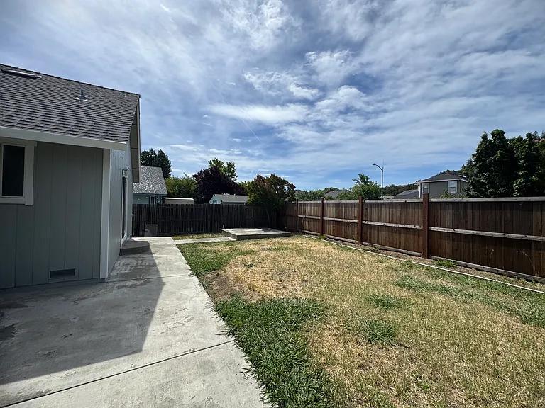 131 William Cir — Photo 32