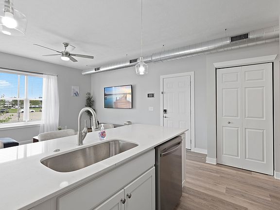 5th image of 21-25 W 16th St #303