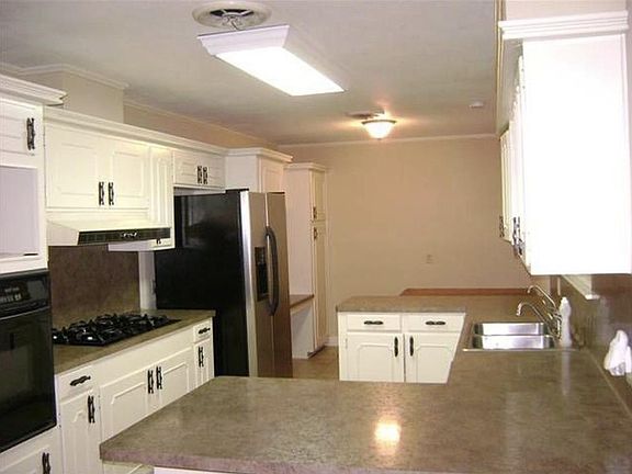 2nd image of 3171 Sandalwood Dr