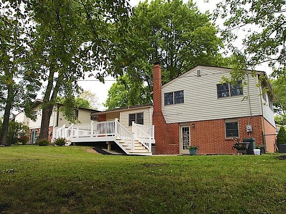 4th image of 2204 Carlton Ln