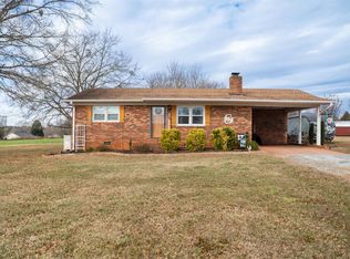 905 Henderson Rd, Chesnee, SC 29323