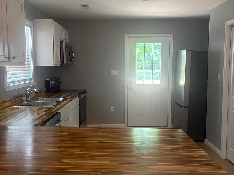 1802 Broad St #B — Photo 8