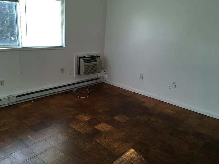 128 Loudon Rd — Photo 1