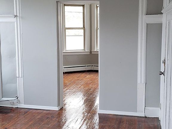 2nd image of 624 15th Ave Floor 3