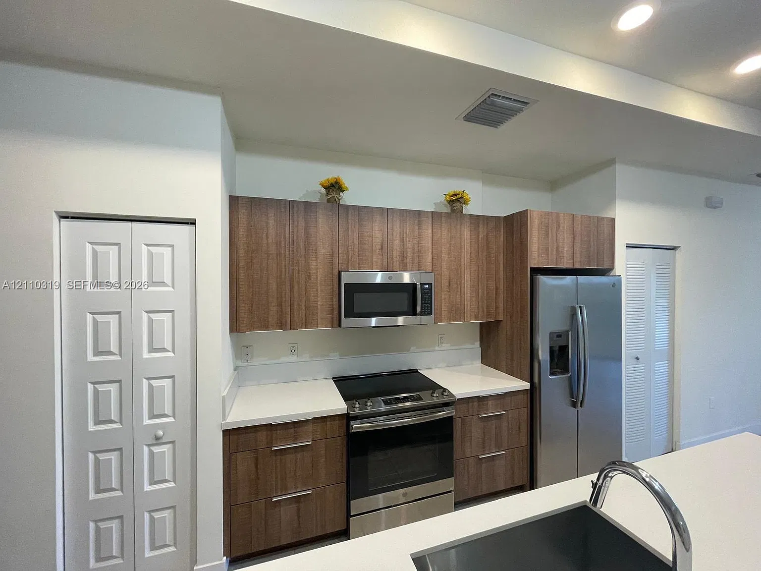 Apex At Park Central Cond — Photo 4