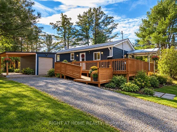 16 Grand St, Seguin, ON P0C 1J0